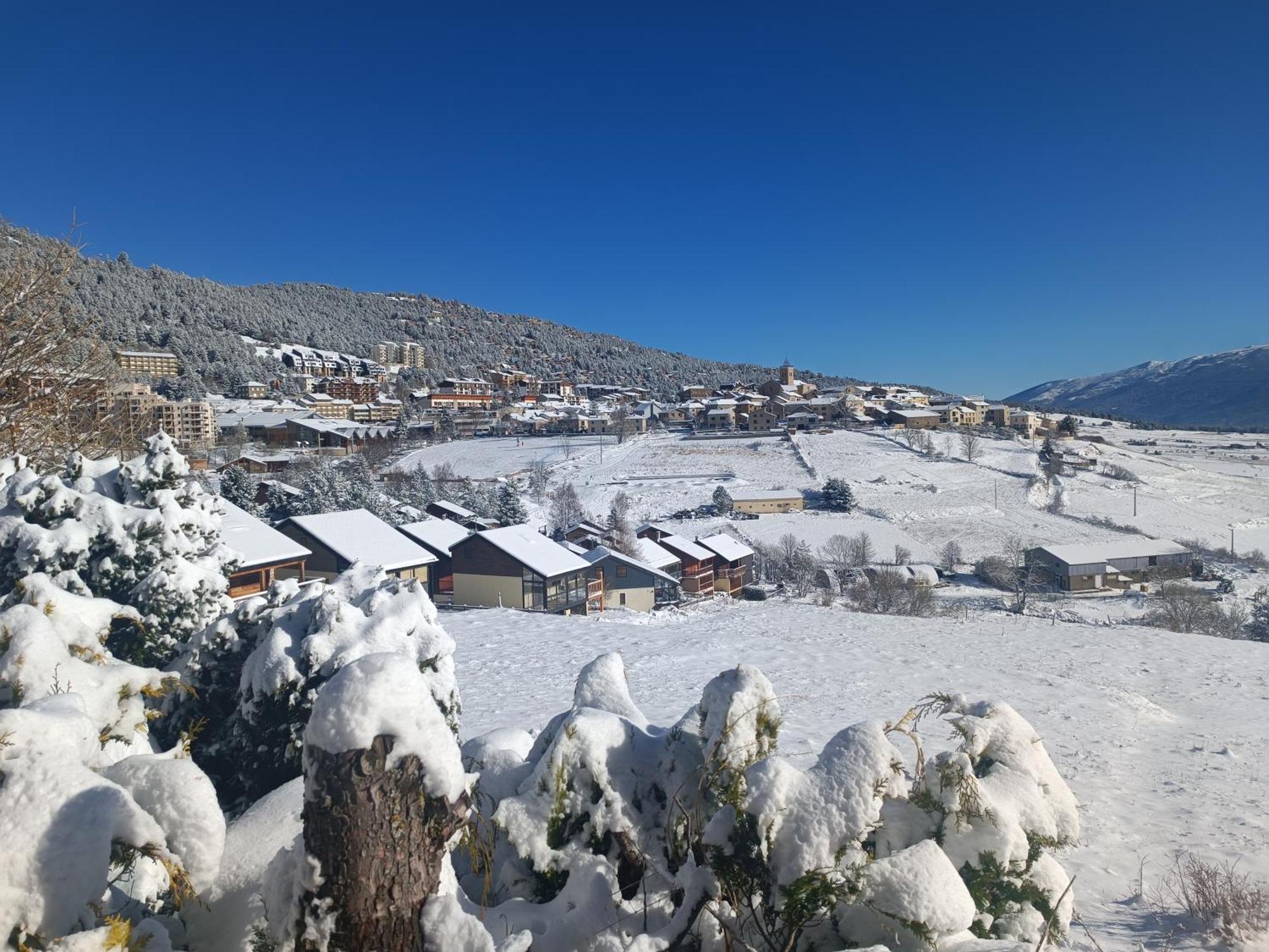 Chalet Pres Des Pistes Avec Vue Panoramique Villa Les Angles  Exterior foto